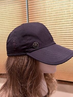 GAIAM Black Runners Hat with cotton Inner Sweatband, adjustable band, ponytail